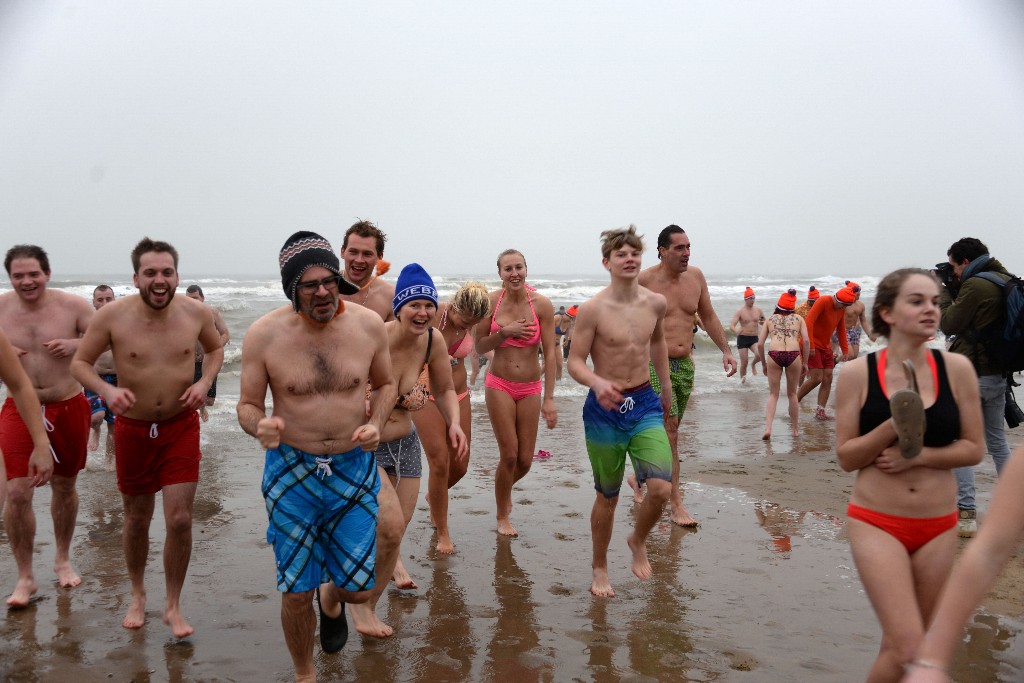 ../Images/Nieuwjaarsduik Nederzandt 2017 072.jpg